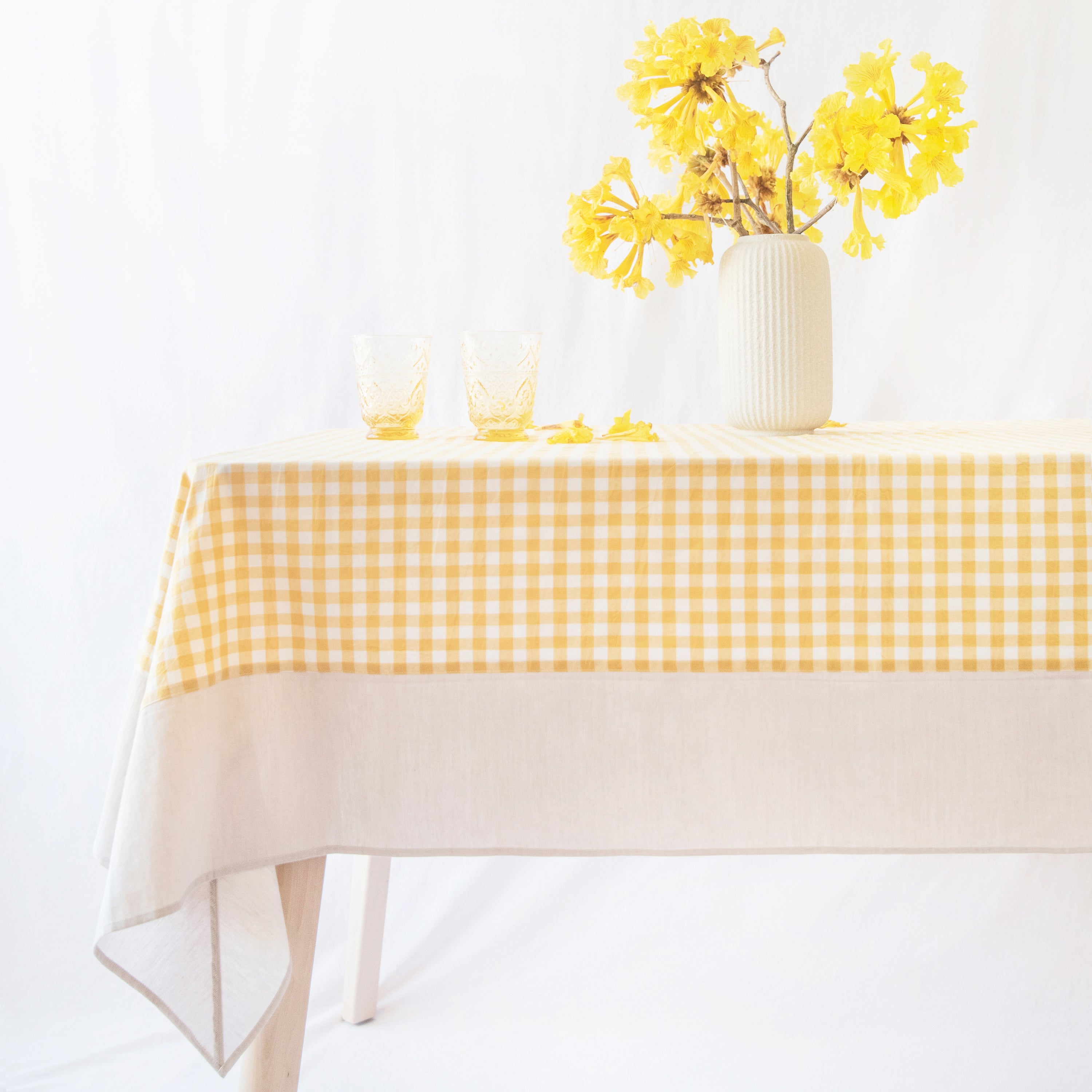 tablecloth gingham plaid buffalo checkered cotton stonewashed yellow beige white rectangle