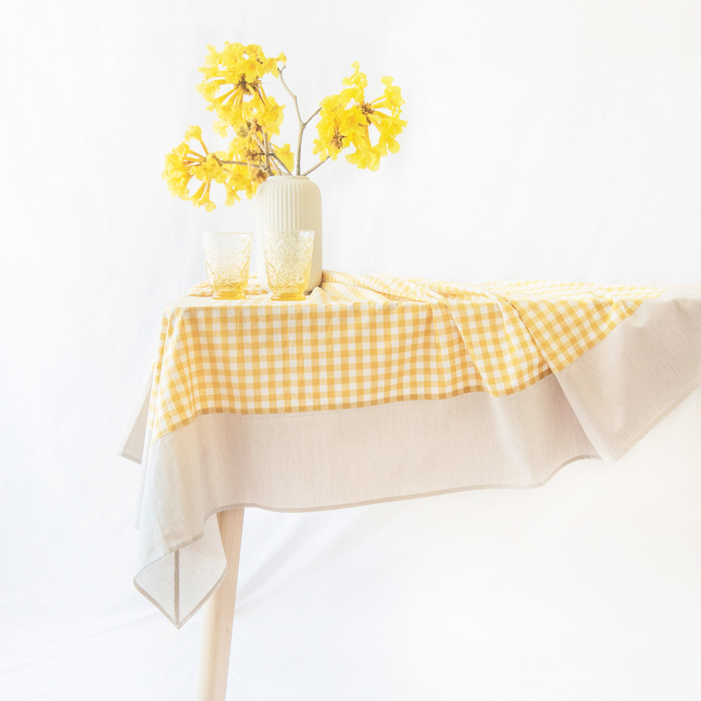 tablecloth gingham plaid buffalo checkered cotton stonewashed yellow beige white rectangle