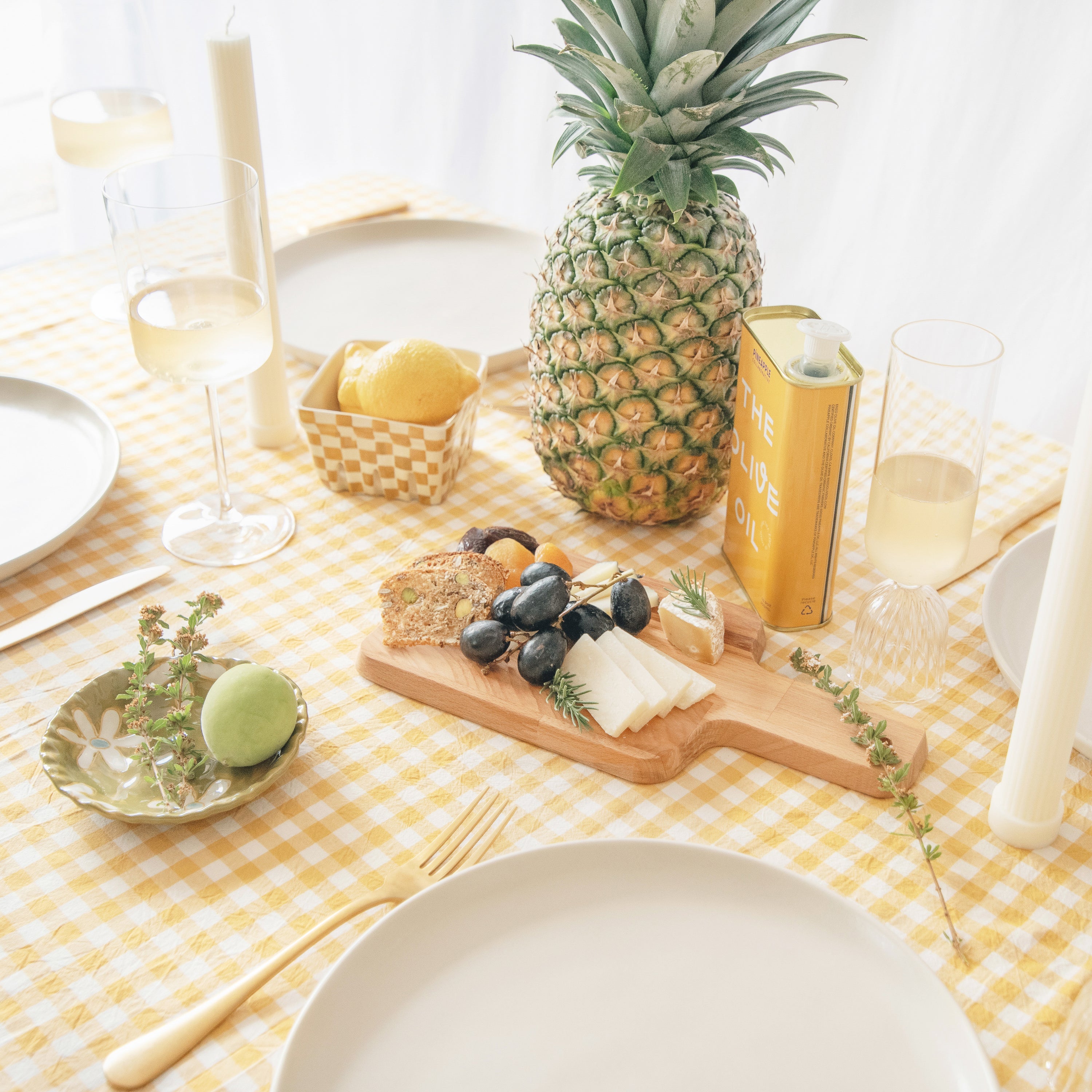 tablecloth gingham plaid buffalo checkered cotton stonewashed yellow beige white rectangle