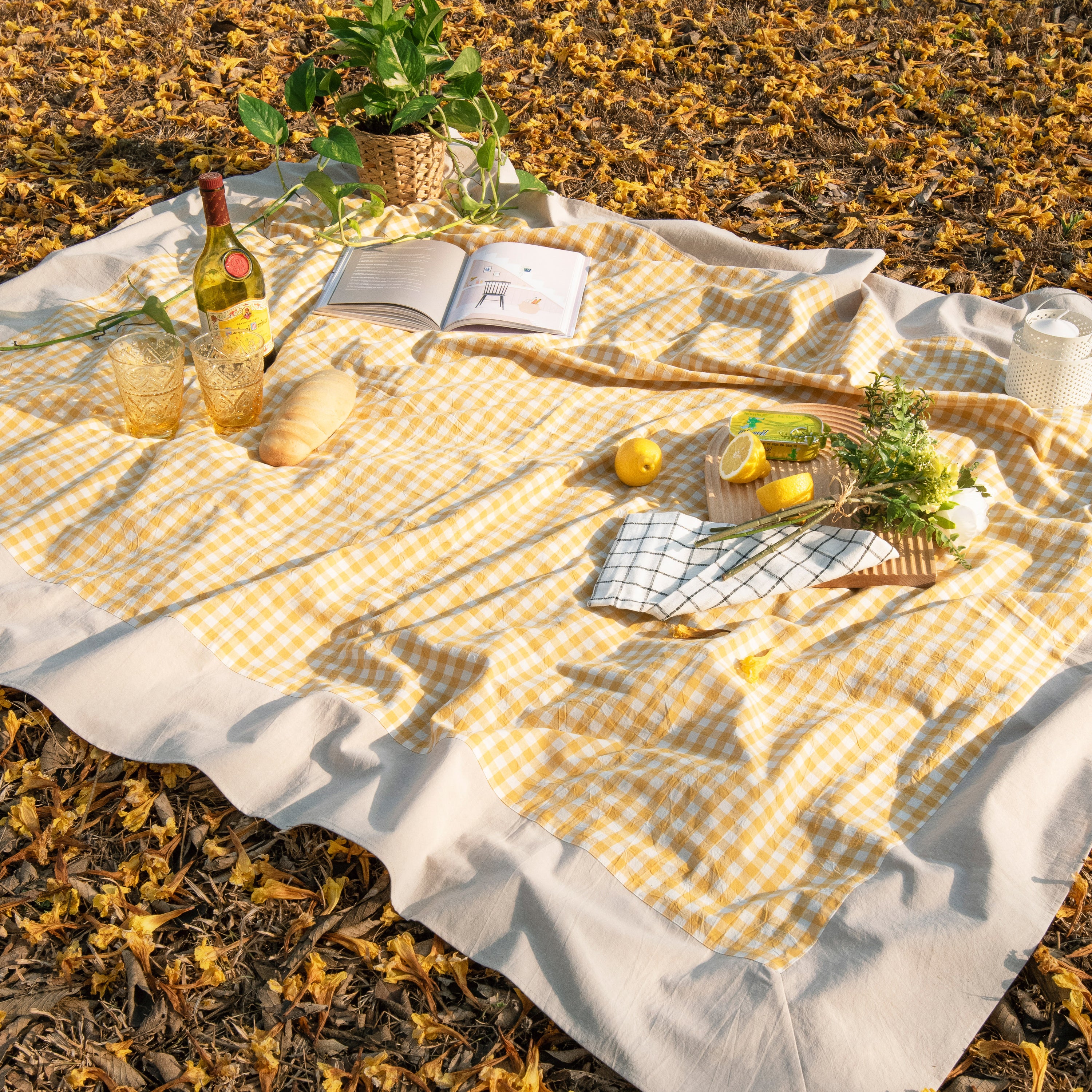 tablecloth gingham plaid buffalo checkered cotton stonewashed yellow beige white rectangle