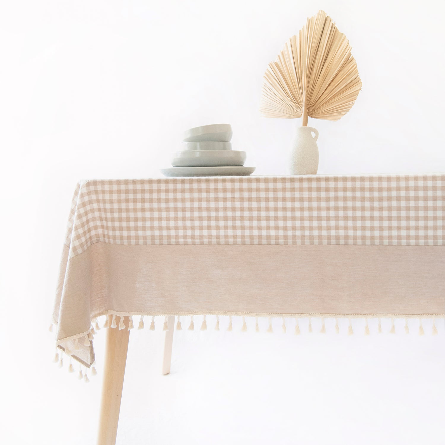 tablecloth gingham plaid buffalo checkered cotton stonewashed beige white tassels rectangle