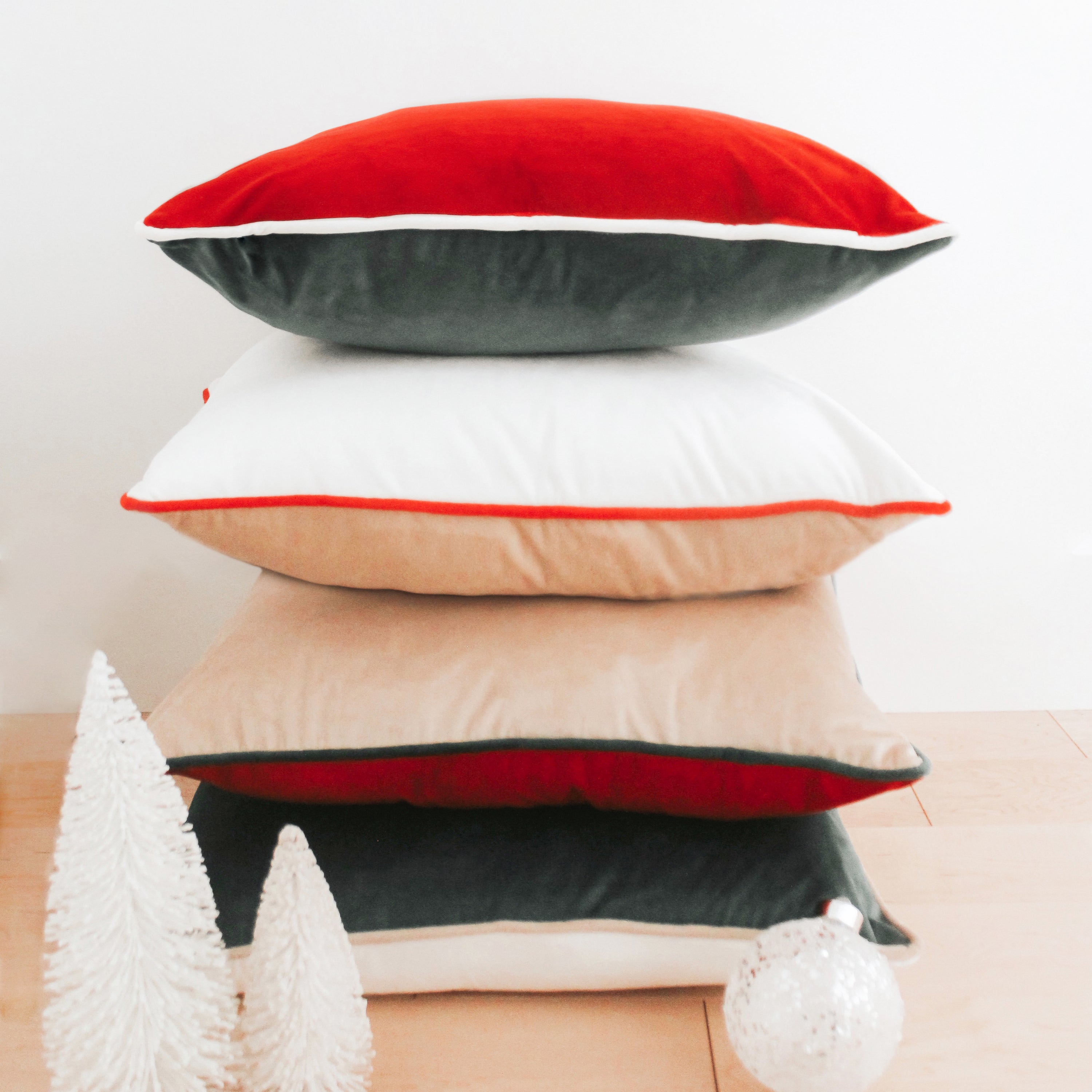 red green white Christmas decorative throw pillow covers piping soft reversible square home decor
